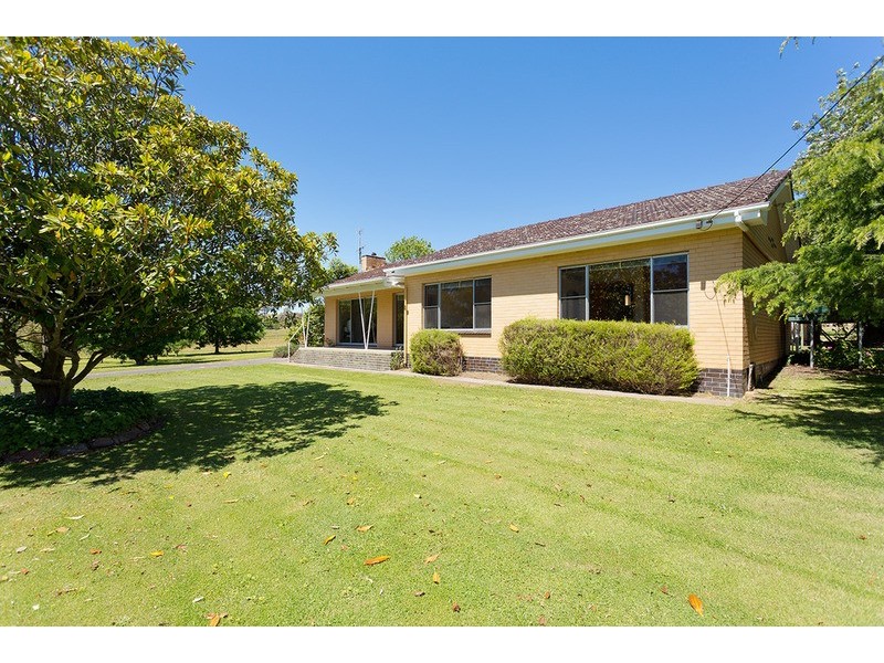 2441 Harmony Way, Elphinstone VIC 3448