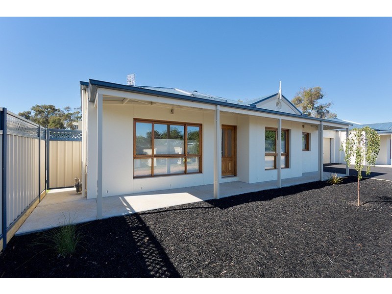 2/2 Murphy Street, Castlemaine VIC 3450