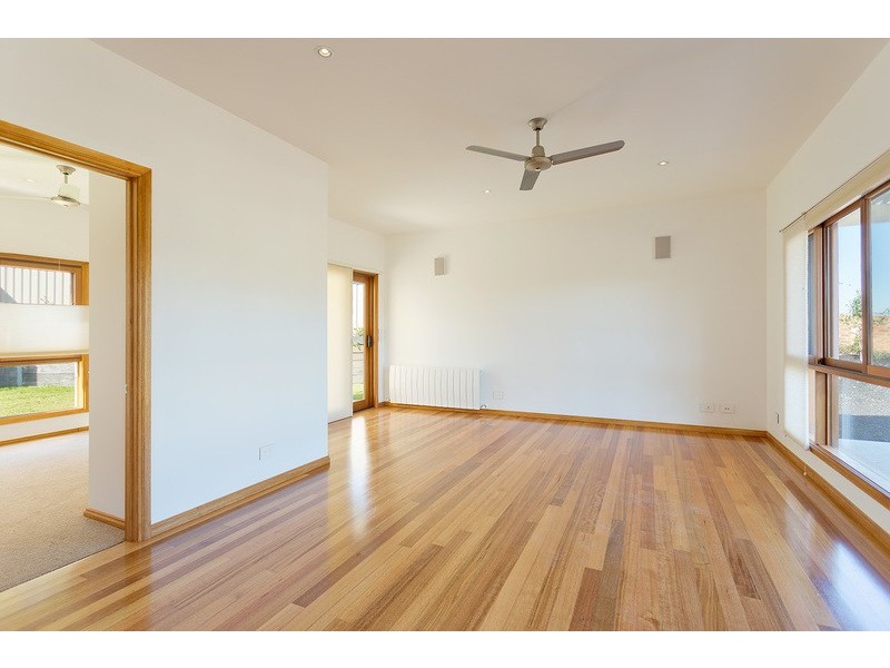 2/2 Murphy Street, Castlemaine VIC 3450