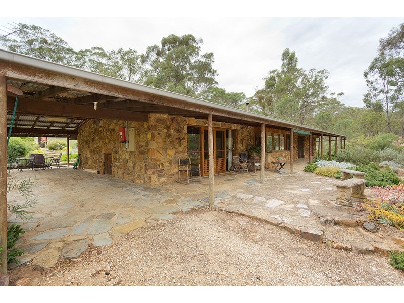 69 Pound Lane, Guildford VIC 3451