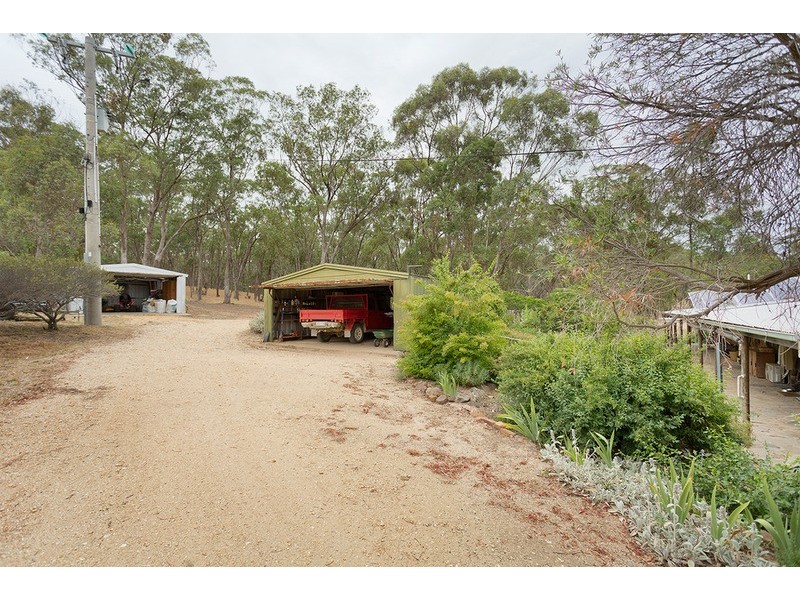 69 Pound Lane, Guildford VIC 3451