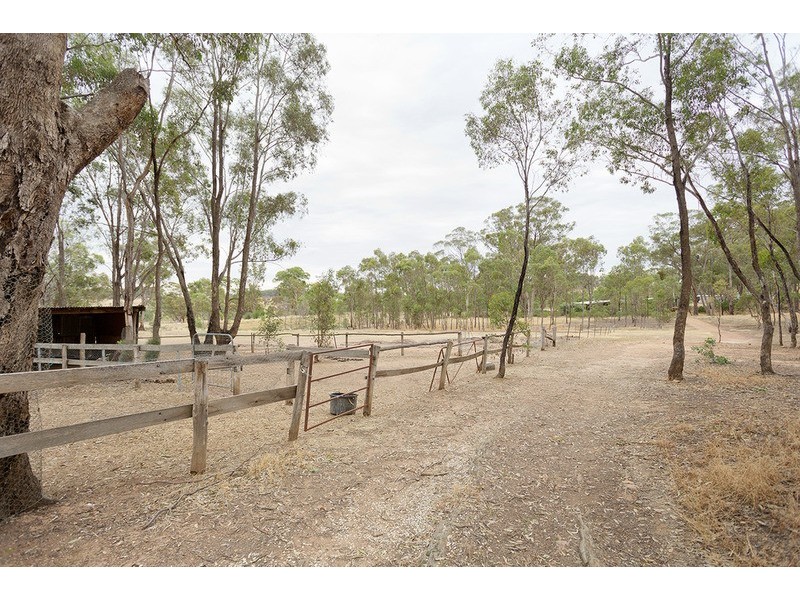 69 Pound Lane, Guildford VIC 3451