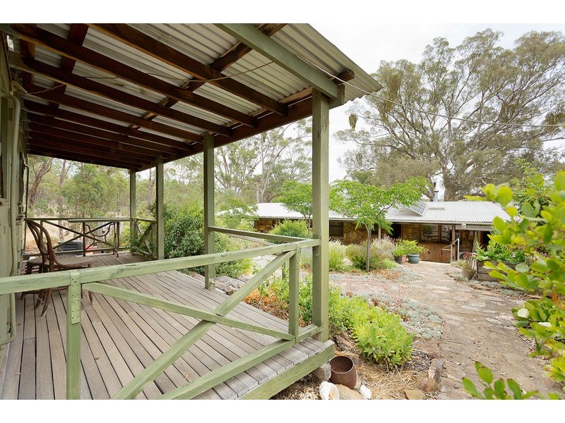 69 Pound Lane, Guildford VIC 3451