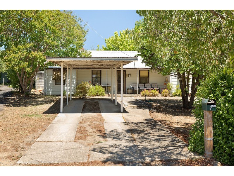 2 Greenhill Place, Castlemaine VIC 3450