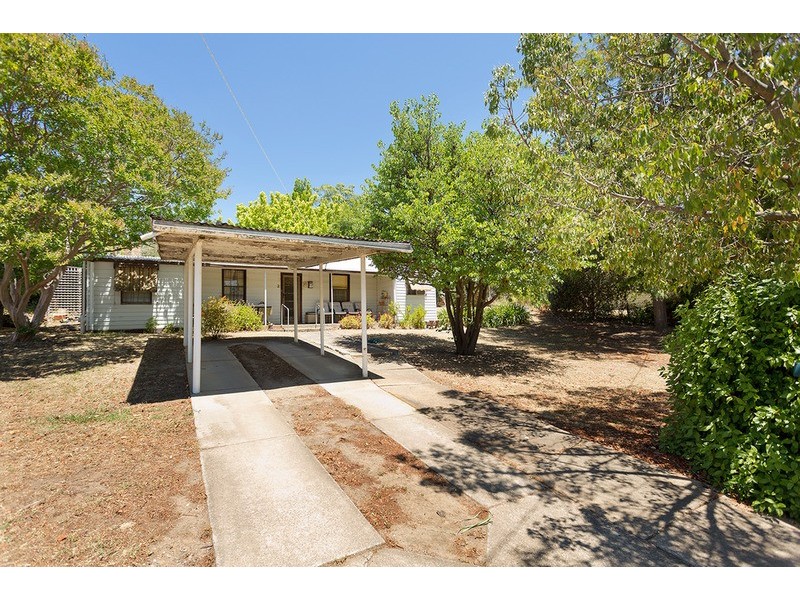 2 Greenhill Place, Castlemaine VIC 3450