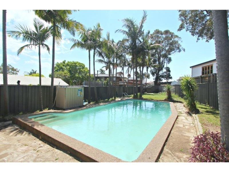 15 Kerrie Crescent, Peakhurst NSW 2210