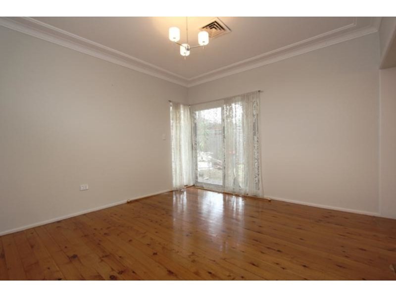 15 Kerrie Crescent, Peakhurst NSW 2210