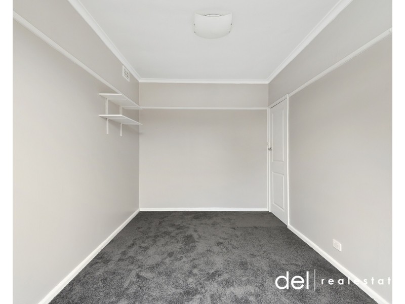 1 & 2/7 Koonalda Grove, Dandenong North VIC 3175