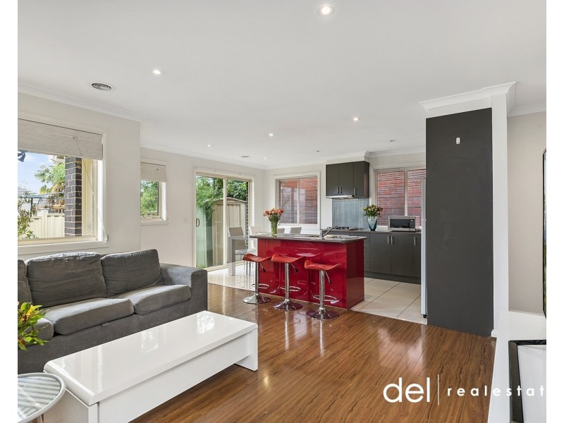 1 & 2/7 Koonalda Grove, Dandenong North VIC 3175