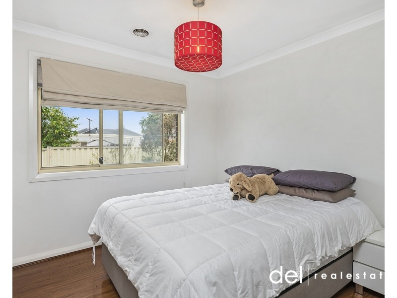 1 & 2/7 Koonalda Grove, Dandenong North VIC 3175