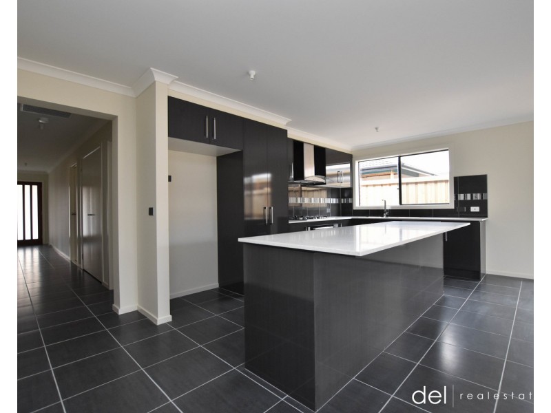 3 Castra Avenue, Clyde VIC 3978