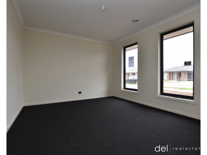 3 Castra Avenue, Clyde VIC 3978