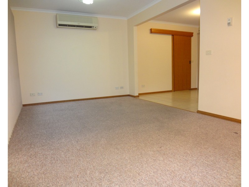 2/76 Douglas Street, Noble Park VIC 3174