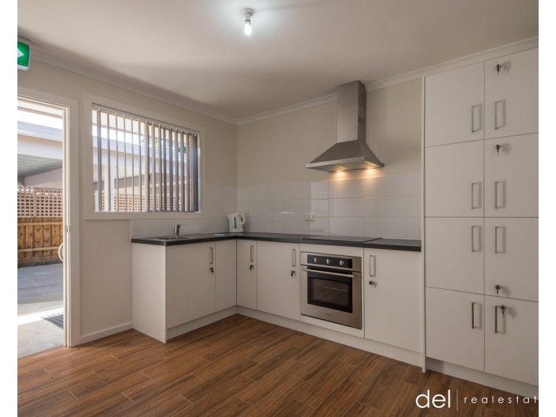 2/16 Summerlea Road, Narre Warren VIC 3805
