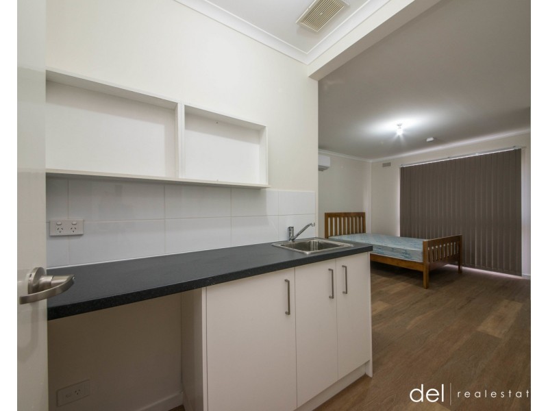 2/16 Summerlea Road, Narre Warren VIC 3805