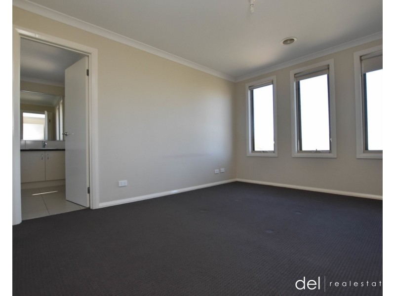 14B Pittosporum Grove, Doveton VIC 3177