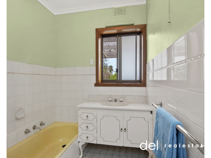 4 Lilac Avenue, Dandenong North VIC 3175