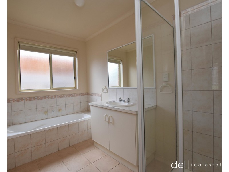 55 Bemersyde Drive, Berwick VIC 3806