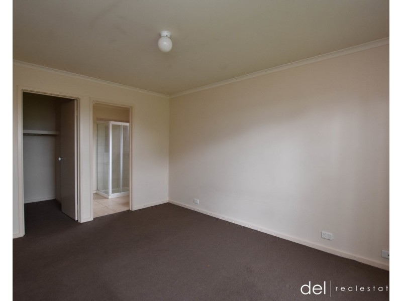 55 Bemersyde Drive, Berwick VIC 3806