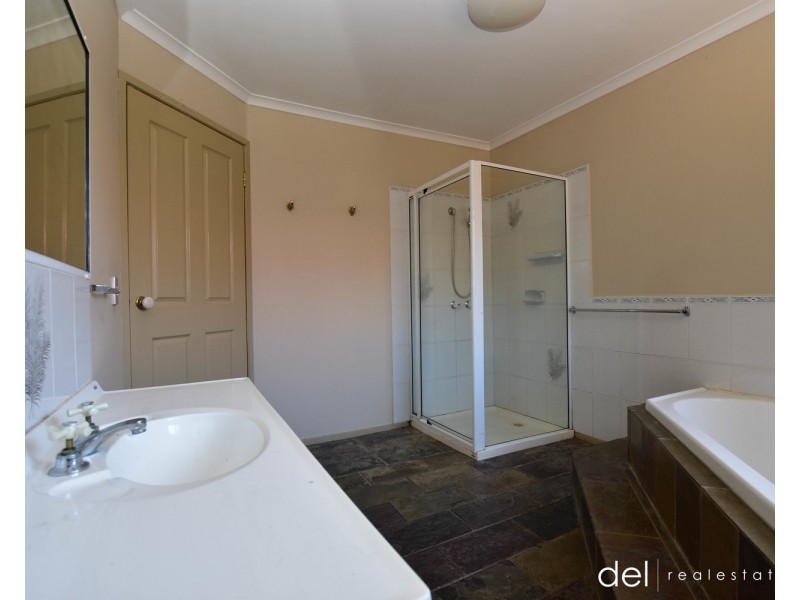 22 Seaton Rise, Hallam VIC 3803