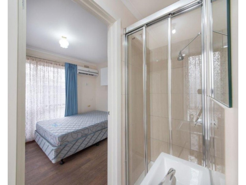 1/53 Henry Street, Pakenham VIC 3810