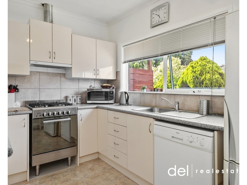 1 Gardiner Avenue, Dandenong North VIC 3175