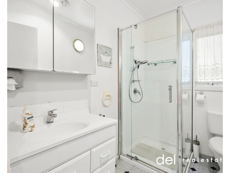 1 Gardiner Avenue, Dandenong North VIC 3175