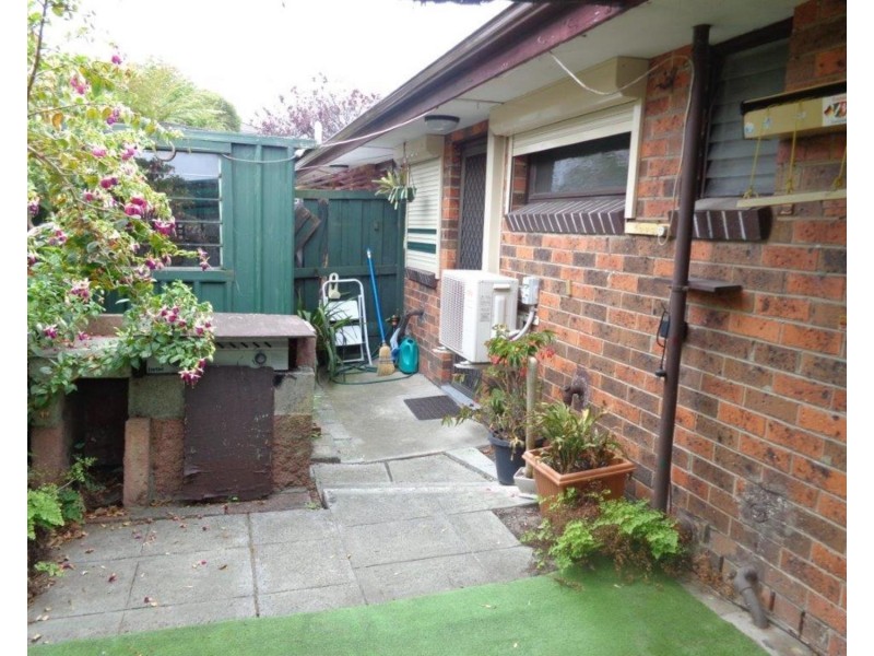 2/12 Brady Road, Dandenong North VIC 3175