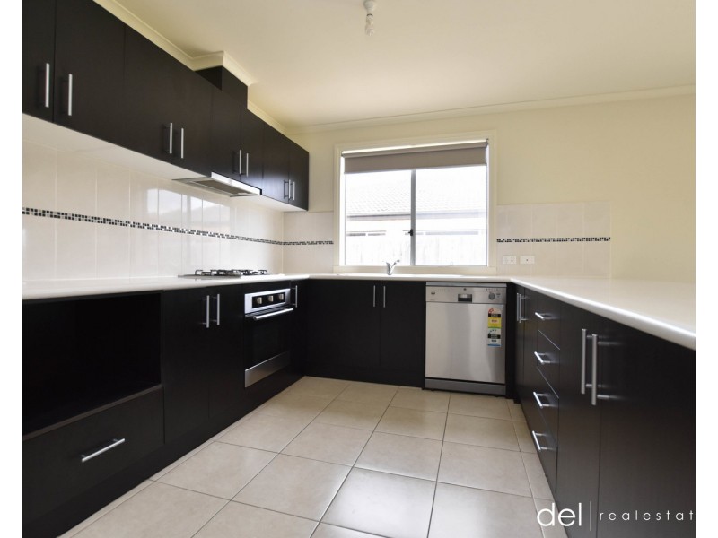 111 Melissa Way, Pakenham VIC 3810
