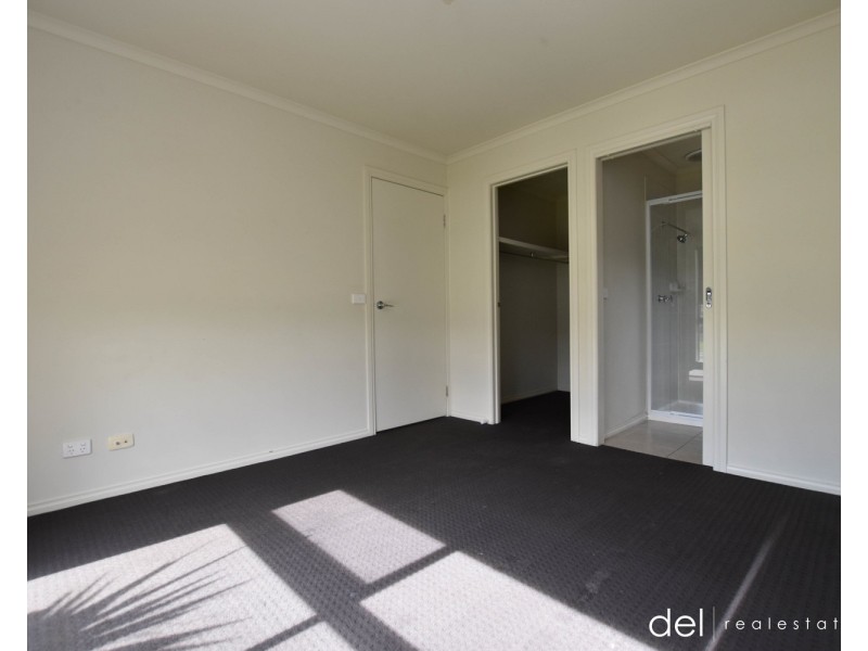 111 Melissa Way, Pakenham VIC 3810