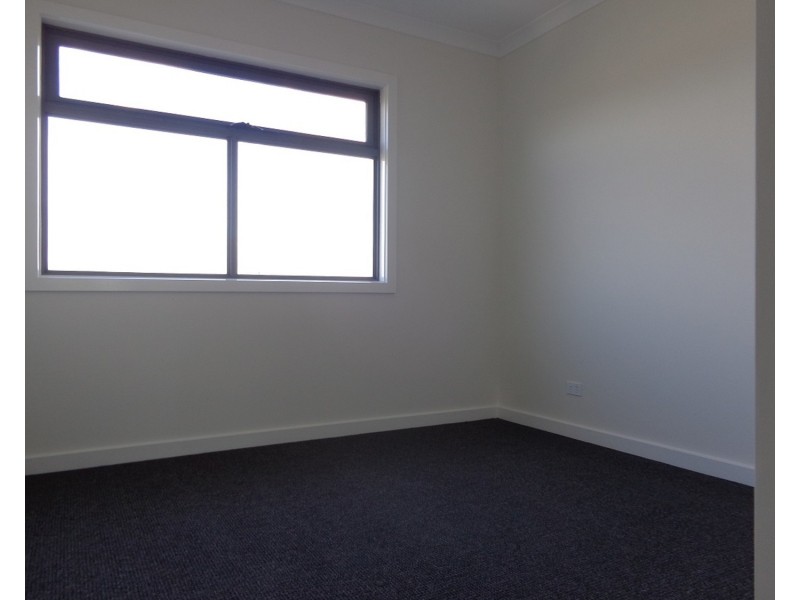 10 Carroll Avenue, Dandenong VIC 3175
