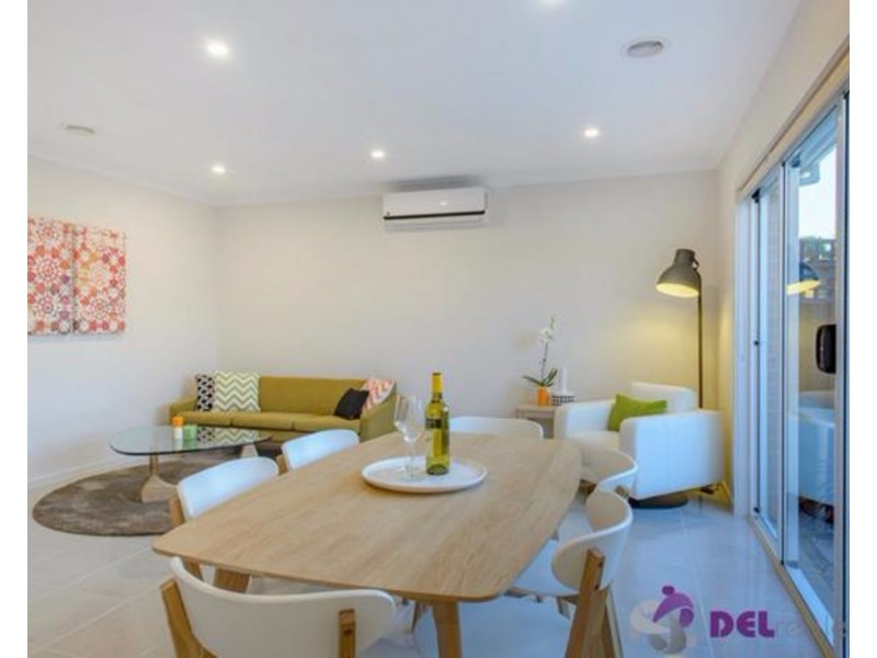 2/9 Mulgoa Avenue, Dandenong North VIC 3175