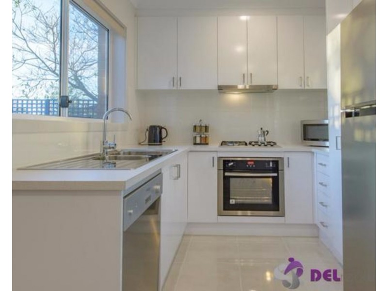 2/9 Mulgoa Avenue, Dandenong North VIC 3175