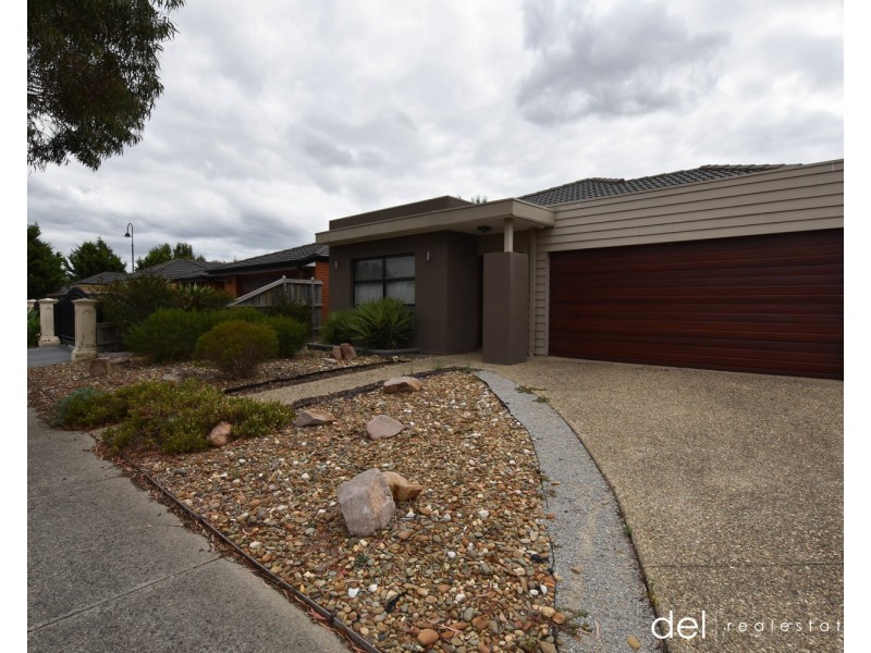 39 Yorkshire Drive, Cranbourne North VIC 3977
