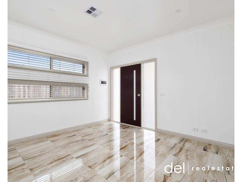 2/3A Mollison Street, Dandenong North VIC 3175