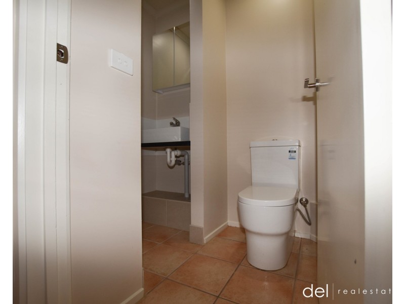 4/34 Jarvis Crescent, Dandenong North VIC 3175