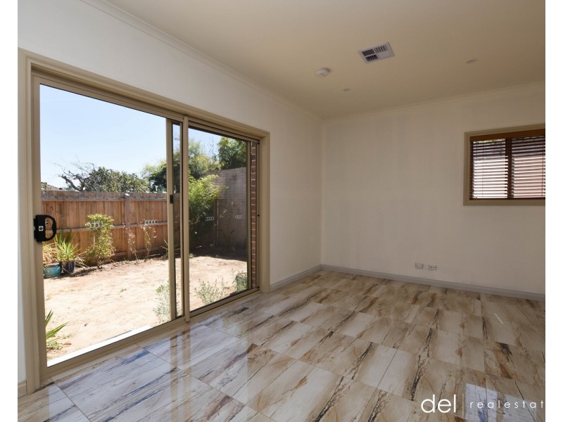 2/3A Mollison Street, Dandenong North VIC 3175