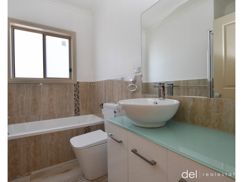 2/3A Mollison Street, Dandenong North VIC 3175