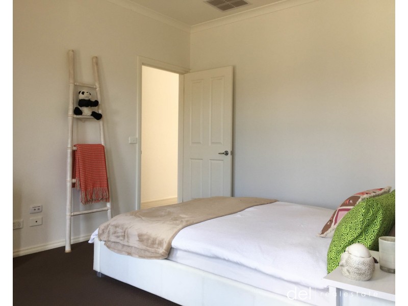 22 McEwan Drive, Cranbourne VIC 3977