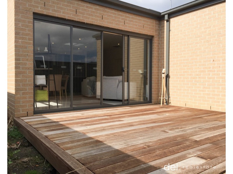 22 McEwan Drive, Cranbourne VIC 3977