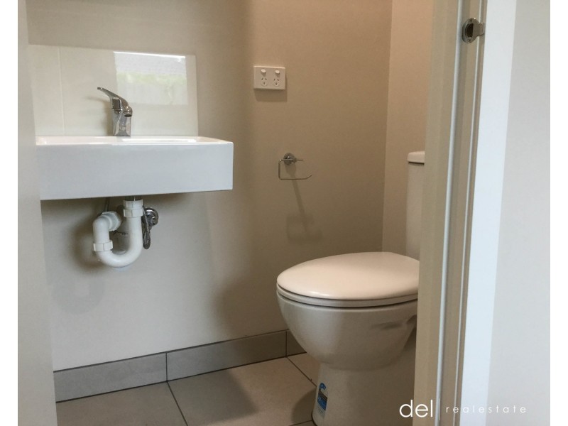 8/34 Jarvis Crescent, Dandenong North VIC 3175