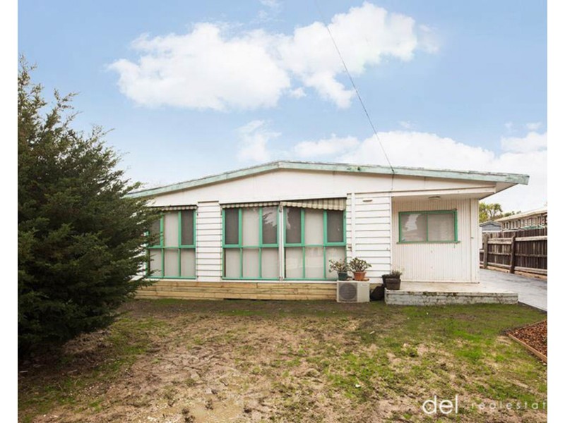 1/5 Warbla Street, Dandenong North VIC 3175