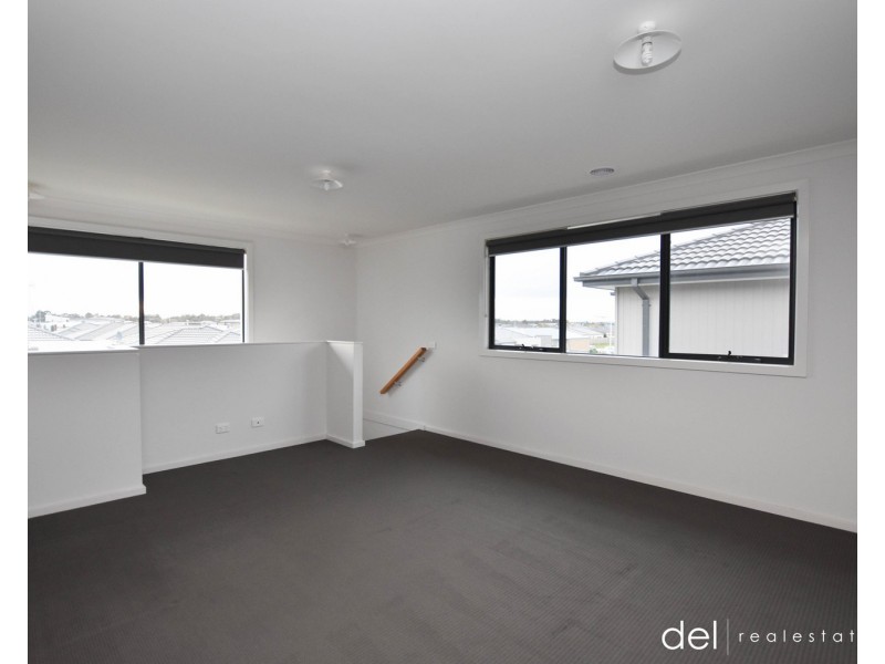 11 Potrait Place, Clyde North VIC 3978