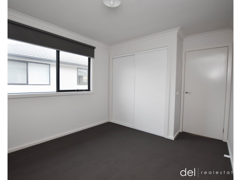 11 Potrait Place, Clyde North VIC 3978