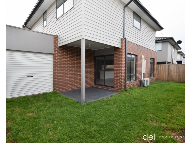 11 Potrait Place, Clyde North VIC 3978