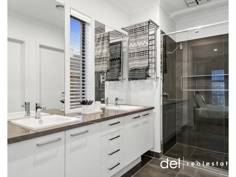 27 Abundance Circuit, Clyde VIC 3978