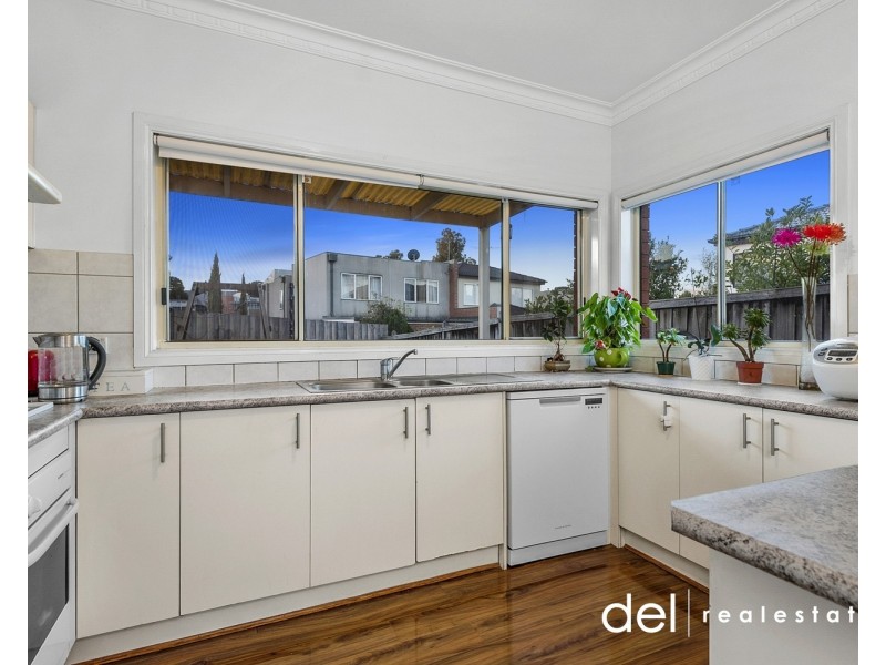 2A Carnation Court, Endeavour Hills VIC 3802