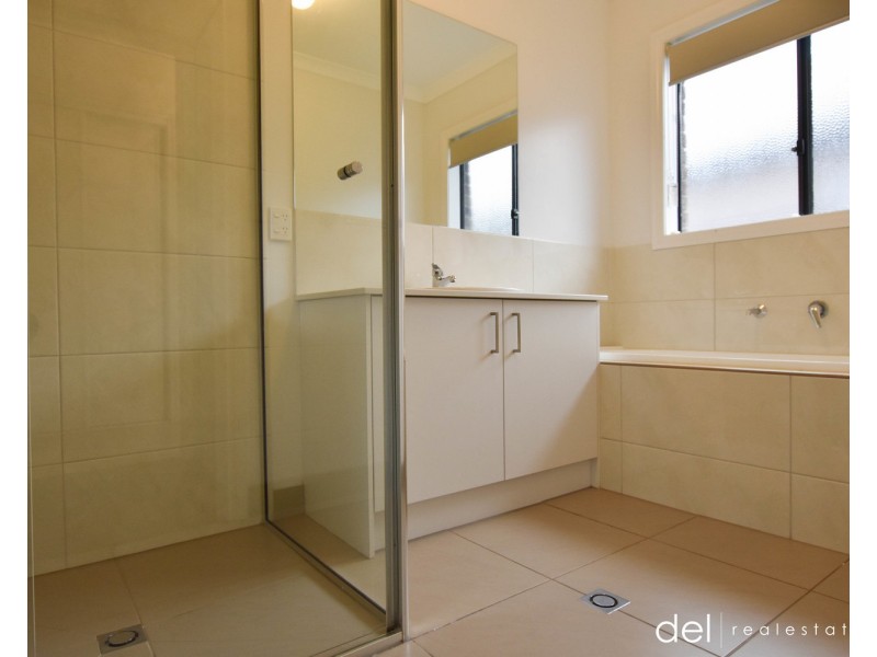 42 Rosina Drive, Officer VIC 3809