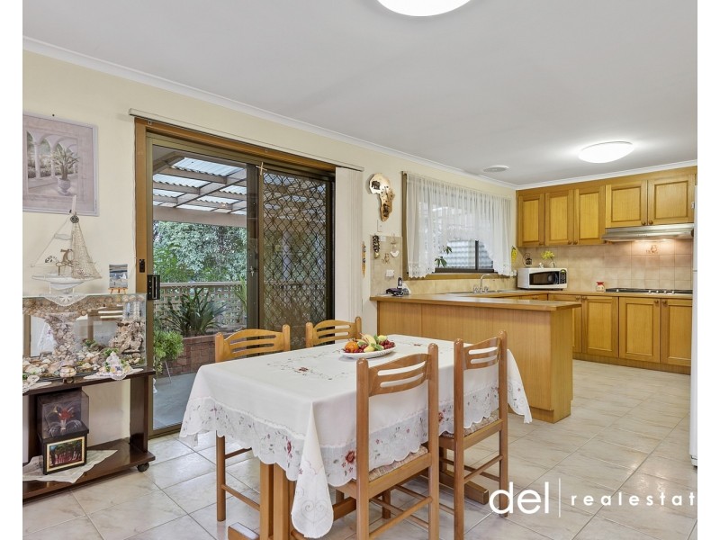 308 James Cook Drive, Endeavour Hills VIC 3802