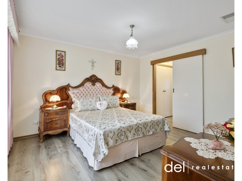 308 James Cook Drive, Endeavour Hills VIC 3802